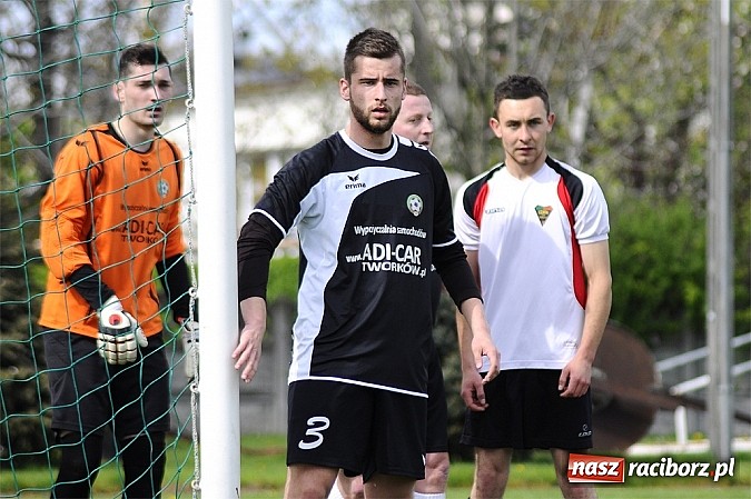 Zdjęcie w galerii na portalu naszraciborz.pl: A klasa: Wicelider z Tworkowa bezlitosny dla Czarnych Gorzyce wiadomości z regionu