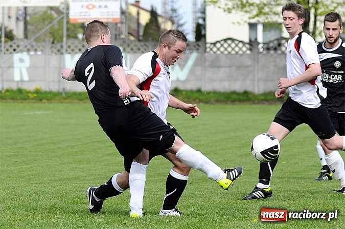 Zdjęcie w galerii na portalu naszraciborz.pl: A klasa: Wicelider z Tworkowa bezlitosny dla Czarnych Gorzyce wiadomości z regionu