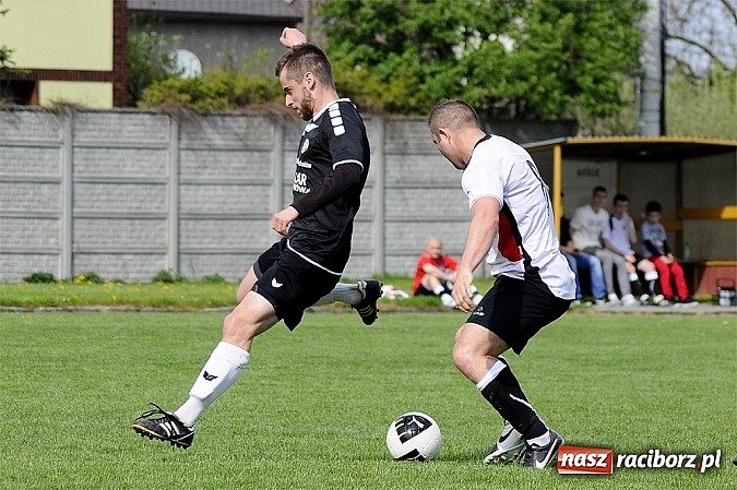 Zdjęcie w galerii na portalu naszraciborz.pl: A klasa: Wicelider z Tworkowa bezlitosny dla Czarnych Gorzyce wiadomości z regionu