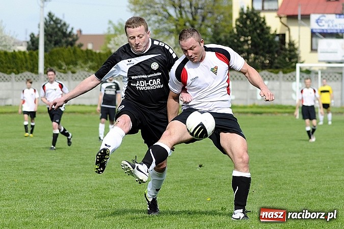 Zdjęcie w galerii na portalu naszraciborz.pl: A klasa: Wicelider z Tworkowa bezlitosny dla Czarnych Gorzyce wiadomości z regionu