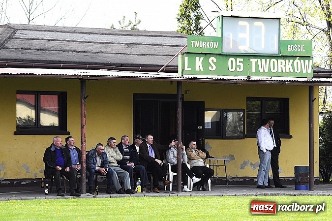Zdjęcie w galerii na portalu naszraciborz.pl: A klasa: Wicelider z Tworkowa bezlitosny dla Czarnych Gorzyce wiadomości z regionu