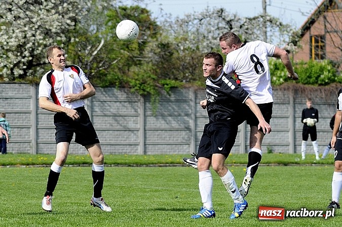 Zdjęcie w galerii na portalu naszraciborz.pl: A klasa: Wicelider z Tworkowa bezlitosny dla Czarnych Gorzyce wiadomości z regionu