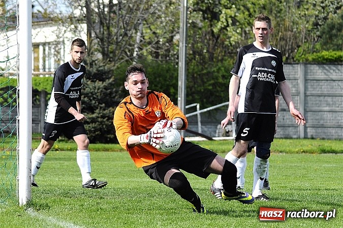 Zdjęcie w galerii na portalu naszraciborz.pl: A klasa: Wicelider z Tworkowa bezlitosny dla Czarnych Gorzyce wiadomości z regionu