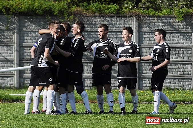 Zdjęcie w galerii na portalu naszraciborz.pl: A klasa: Wicelider z Tworkowa bezlitosny dla Czarnych Gorzyce wiadomości z regionu