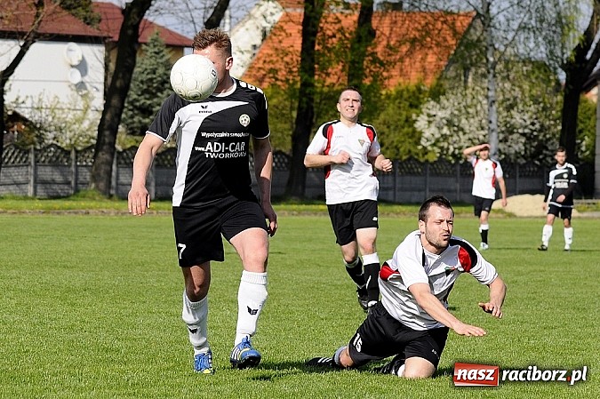 Zdjęcie w galerii na portalu naszraciborz.pl: A klasa: Wicelider z Tworkowa bezlitosny dla Czarnych Gorzyce wiadomości z regionu