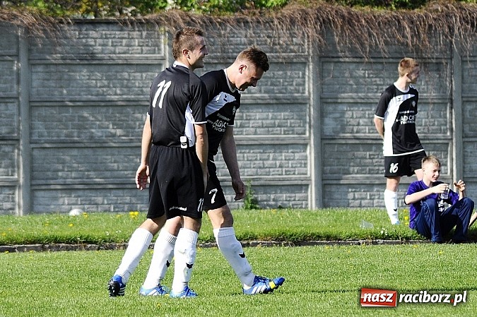 Zdjęcie w galerii na portalu naszraciborz.pl: A klasa: Wicelider z Tworkowa bezlitosny dla Czarnych Gorzyce wiadomości z regionu