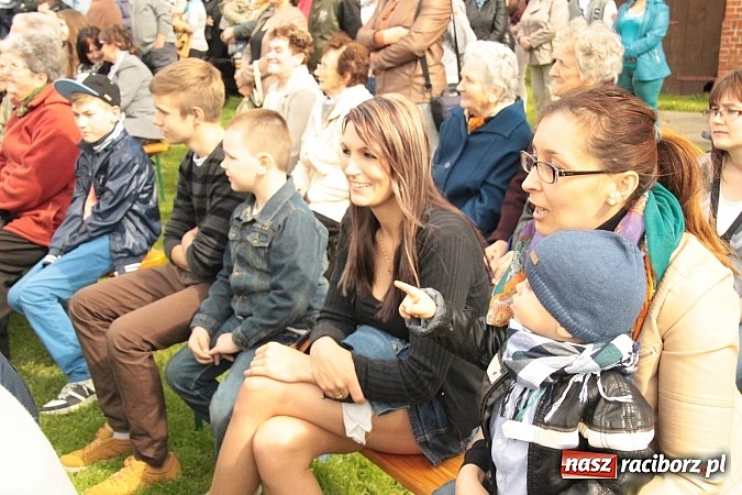 Zdjęcie w galerii na portalu naszraciborz.pl: Wielkanocne spotkanie w farskim ogrodzie wiadomości z regionu