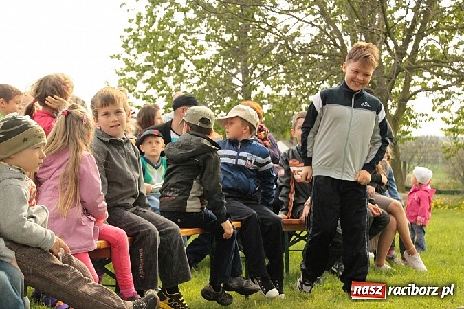 Zdjęcie w galerii na portalu naszraciborz.pl: Wielkanocne spotkanie w farskim ogrodzie wiadomości z regionu