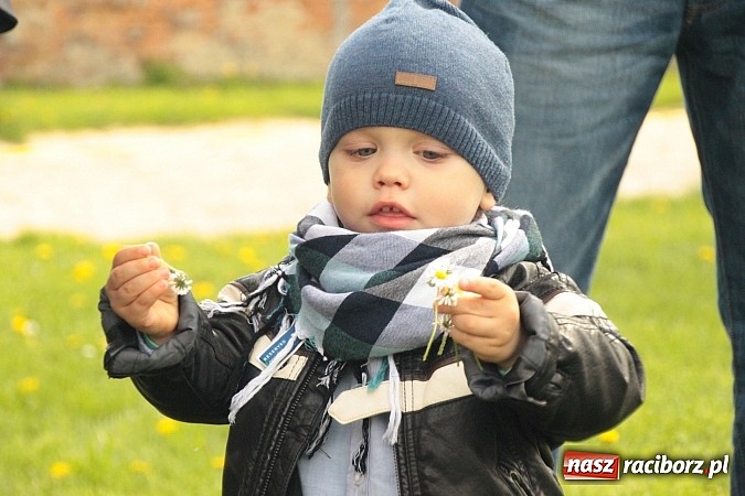 Zdjęcie w galerii na portalu naszraciborz.pl: Wielkanocne spotkanie w farskim ogrodzie wiadomości z regionu