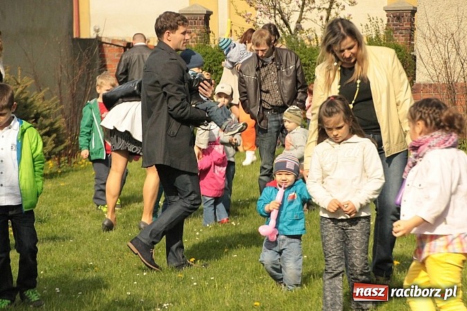 Zdjęcie w galerii na portalu naszraciborz.pl: Wielkanocne spotkanie w farskim ogrodzie wiadomości z regionu