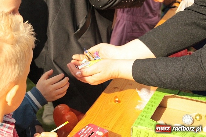 Zdjęcie w galerii na portalu naszraciborz.pl: Wielkanocne spotkanie w farskim ogrodzie wiadomości z regionu
