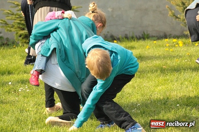 Zdjęcie w galerii na portalu naszraciborz.pl: Wielkanocne spotkanie w farskim ogrodzie wiadomości z regionu