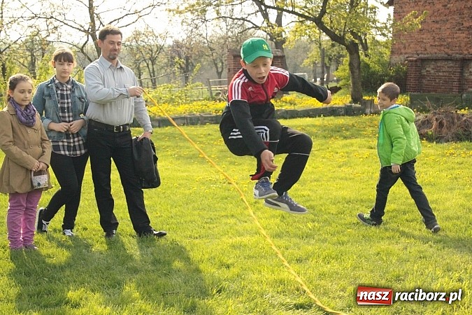Zdjęcie w galerii na portalu naszraciborz.pl: Wielkanocne spotkanie w farskim ogrodzie wiadomości z regionu