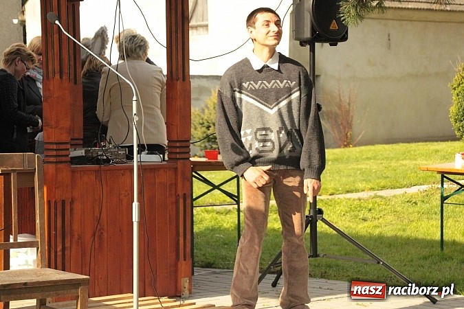 Zdjęcie w galerii na portalu naszraciborz.pl: Wielkanocne spotkanie w farskim ogrodzie wiadomości z regionu