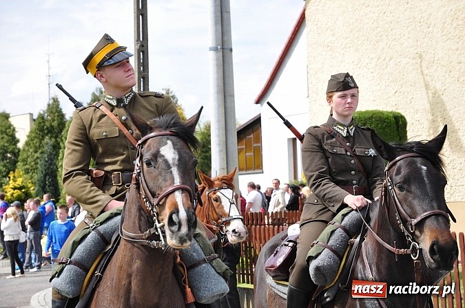 Zdjęcie w galerii na portalu naszraciborz.pl: Rekordowa procesja w Raciborzu-Sudole. Premier Jerzy Buzek na czele wiadomości z regionu