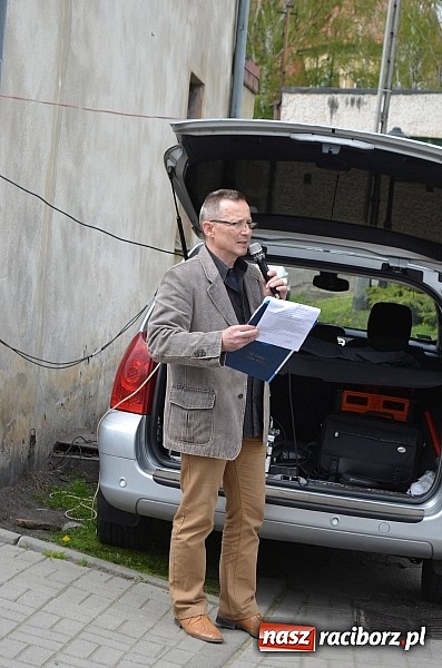 Zdjęcie w galerii na portalu naszraciborz.pl: W Pietrowicach Wielkich szli do cudownego obrazu a potem na obchód pól wiadomości z regionu