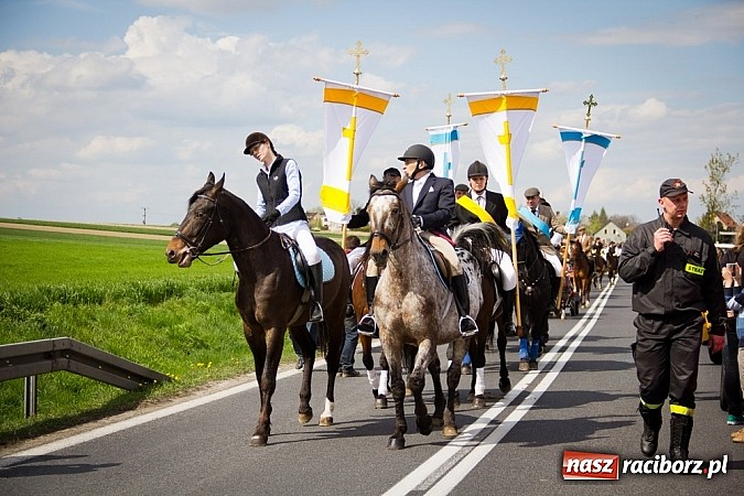 Zdjęcie w galerii na portalu naszraciborz.pl: Sudolskie wielkanocne rajtowanie, czyli cwałem po Topolowej wiadomości z regionu