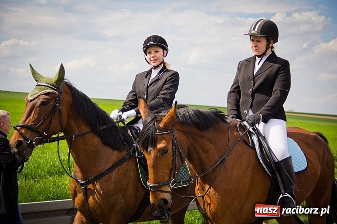 Zdjęcie w galerii na portalu naszraciborz.pl: Sudolskie wielkanocne rajtowanie, czyli cwałem po Topolowej wiadomości z regionu