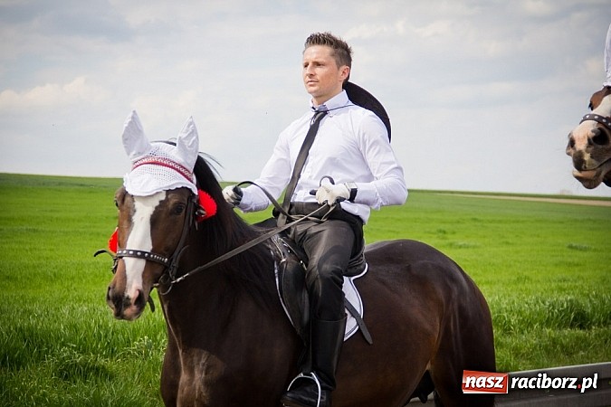 Zdjęcie w galerii na portalu naszraciborz.pl: Sudolskie wielkanocne rajtowanie, czyli cwałem po Topolowej wiadomości z regionu