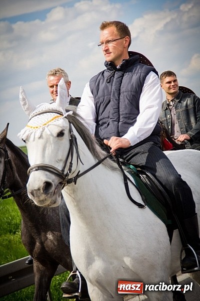 Zdjęcie w galerii na portalu naszraciborz.pl: Sudolskie wielkanocne rajtowanie, czyli cwałem po Topolowej wiadomości z regionu