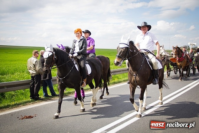 Zdjęcie w galerii na portalu naszraciborz.pl: Sudolskie wielkanocne rajtowanie, czyli cwałem po Topolowej wiadomości z regionu