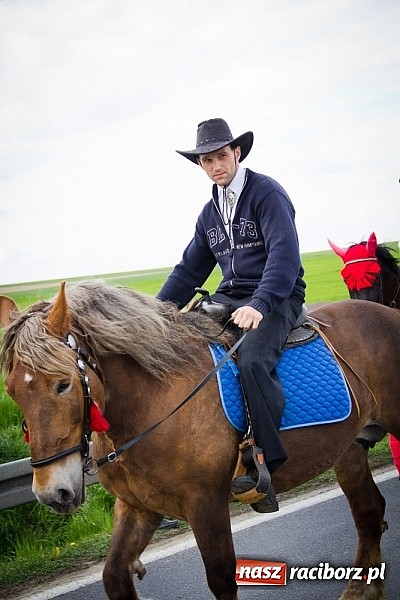 Zdjęcie w galerii na portalu naszraciborz.pl: Sudolskie wielkanocne rajtowanie, czyli cwałem po Topolowej wiadomości z regionu