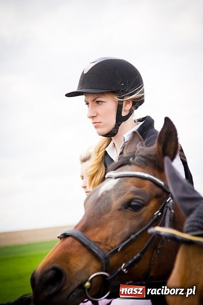 Zdjęcie w galerii na portalu naszraciborz.pl: Sudolskie wielkanocne rajtowanie, czyli cwałem po Topolowej wiadomości z regionu
