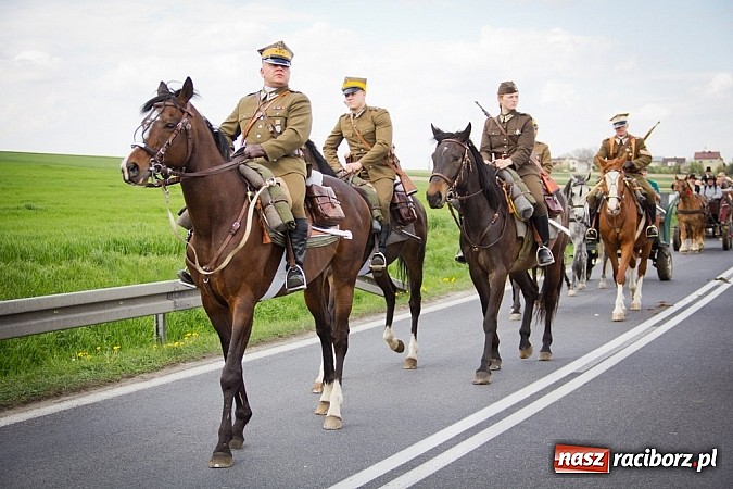 Zdjęcie w galerii na portalu naszraciborz.pl: Sudolskie wielkanocne rajtowanie, czyli cwałem po Topolowej wiadomości z regionu