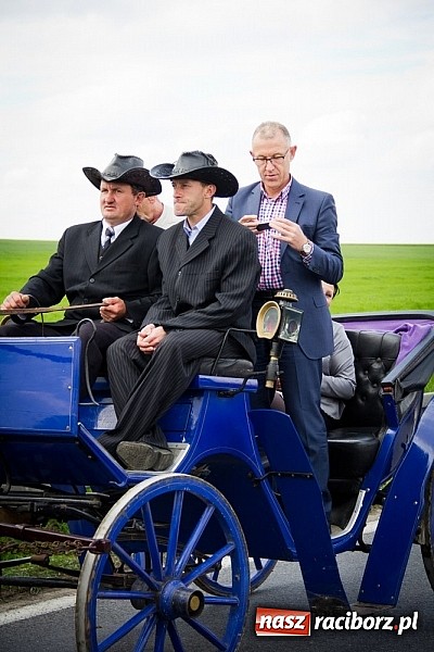 Zdjęcie w galerii na portalu naszraciborz.pl: Sudolskie wielkanocne rajtowanie, czyli cwałem po Topolowej wiadomości z regionu