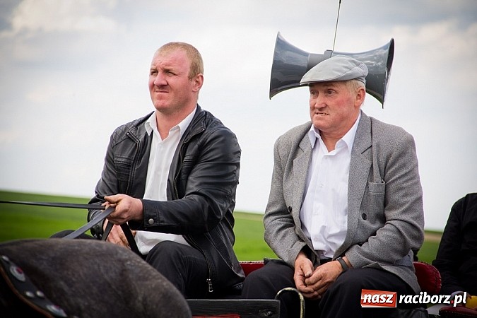 Zdjęcie w galerii na portalu naszraciborz.pl: Sudolskie wielkanocne rajtowanie, czyli cwałem po Topolowej wiadomości z regionu