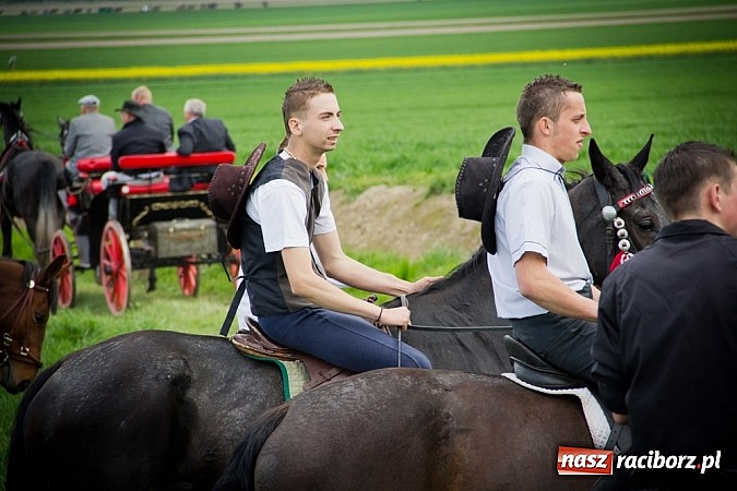 Zdjęcie w galerii na portalu naszraciborz.pl: Sudolskie wielkanocne rajtowanie, czyli cwałem po Topolowej wiadomości z regionu