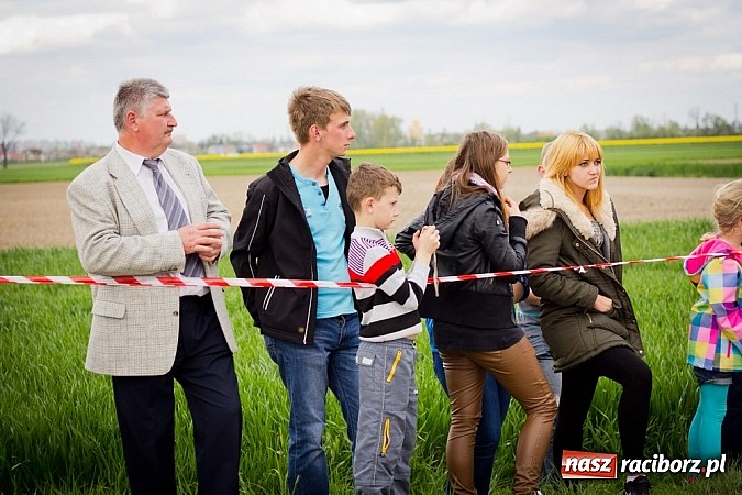 Zdjęcie w galerii na portalu naszraciborz.pl: Sudolskie wielkanocne rajtowanie, czyli cwałem po Topolowej wiadomości z regionu