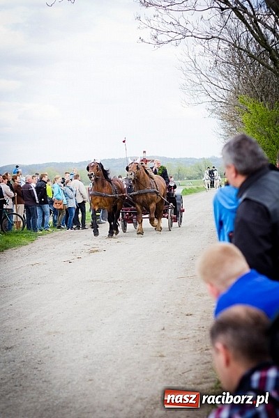 Zdjęcie w galerii na portalu naszraciborz.pl: Sudolskie wielkanocne rajtowanie, czyli cwałem po Topolowej wiadomości z regionu