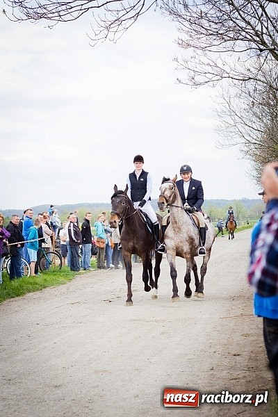 Zdjęcie w galerii na portalu naszraciborz.pl: Sudolskie wielkanocne rajtowanie, czyli cwałem po Topolowej wiadomości z regionu
