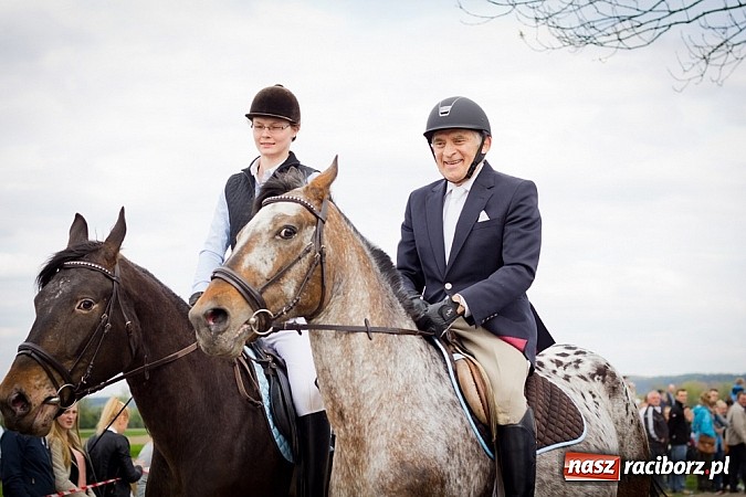 Zdjęcie w galerii na portalu naszraciborz.pl: Sudolskie wielkanocne rajtowanie, czyli cwałem po Topolowej wiadomości z regionu