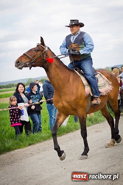 Zdjęcie w galerii na portalu naszraciborz.pl: Sudolskie wielkanocne rajtowanie, czyli cwałem po Topolowej wiadomości z regionu