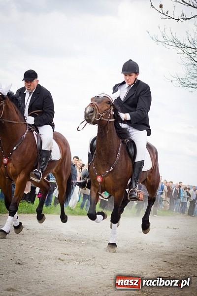 Zdjęcie w galerii na portalu naszraciborz.pl: Sudolskie wielkanocne rajtowanie, czyli cwałem po Topolowej wiadomości z regionu