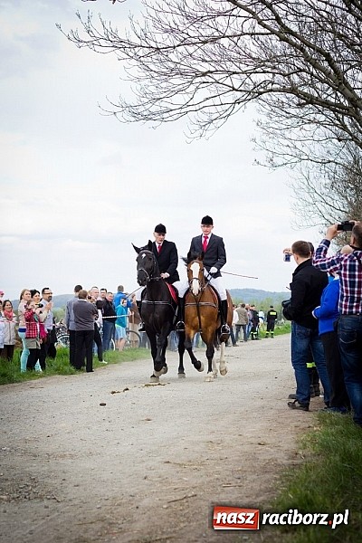 Zdjęcie w galerii na portalu naszraciborz.pl: Sudolskie wielkanocne rajtowanie, czyli cwałem po Topolowej wiadomości z regionu