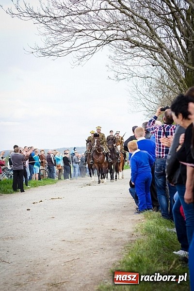 Zdjęcie w galerii na portalu naszraciborz.pl: Sudolskie wielkanocne rajtowanie, czyli cwałem po Topolowej wiadomości z regionu