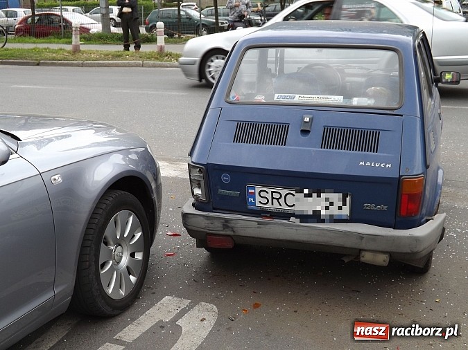 Zdjęcie w galerii na portalu naszraciborz.pl: Kraksa na skrzyżowaniu Katowickiej i Ocickiej  wiadomości z regionu