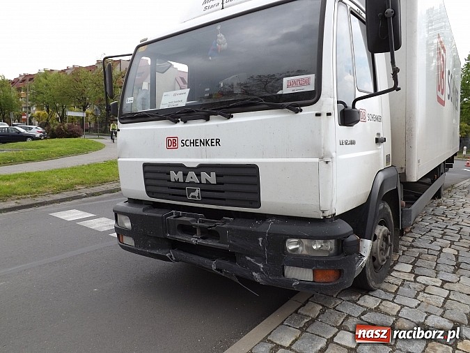 Zdjęcie w galerii na portalu naszraciborz.pl: Kraksa na skrzyżowaniu Katowickiej i Ocickiej  wiadomości z regionu