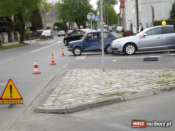 Zdjęcie w galerii na portalu naszraciborz.pl: Kraksa na skrzyżowaniu Katowickiej i Ocickiej  wiadomości z regionu