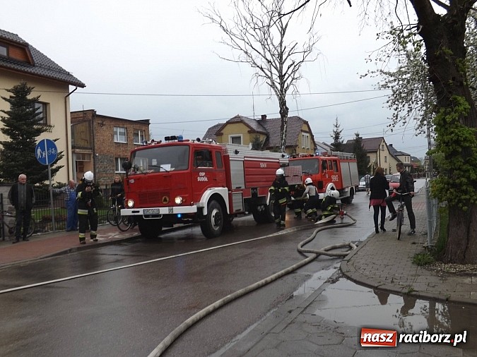 Zdjęcie w galerii na portalu naszraciborz.pl: 20 tysięcy złotych strat po pożarze na Płoni. Dziecko zaprószyło ogień? wiadomości z regionu