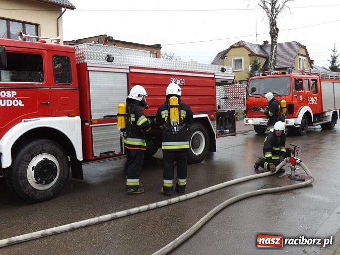 Zdjęcie w galerii na portalu naszraciborz.pl: 20 tysięcy złotych strat po pożarze na Płoni. Dziecko zaprószyło ogień? wiadomości z regionu