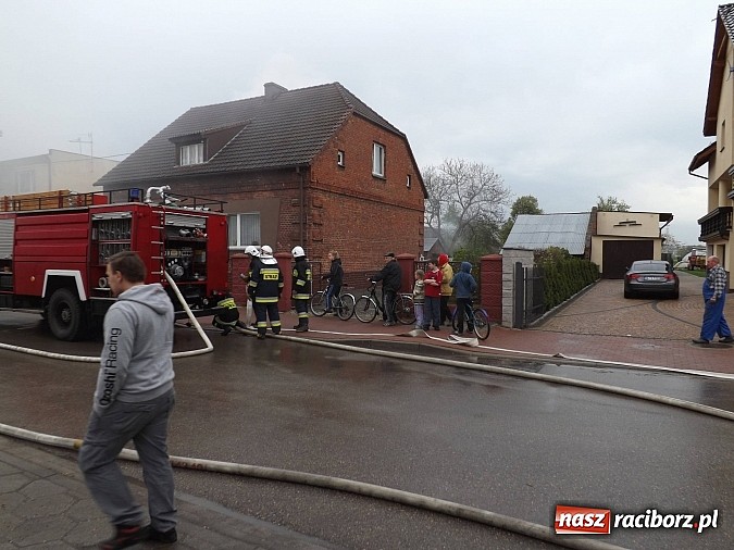 Zdjęcie w galerii na portalu naszraciborz.pl: 20 tysięcy złotych strat po pożarze na Płoni. Dziecko zaprószyło ogień? wiadomości z regionu