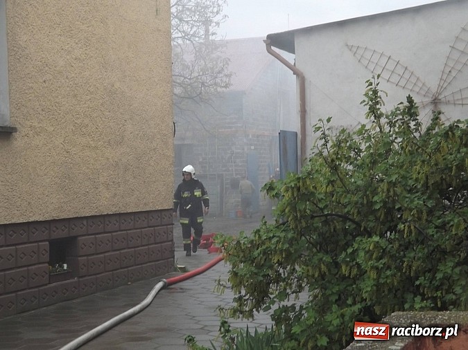 Zdjęcie w galerii na portalu naszraciborz.pl: 20 tysięcy złotych strat po pożarze na Płoni. Dziecko zaprószyło ogień? wiadomości z regionu