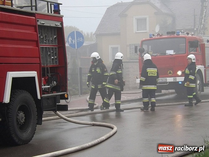Zdjęcie w galerii na portalu naszraciborz.pl: 20 tysięcy złotych strat po pożarze na Płoni. Dziecko zaprószyło ogień? wiadomości z regionu