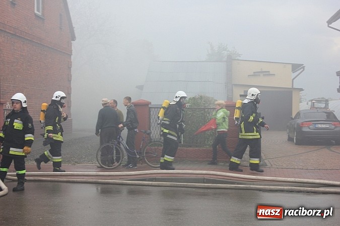 Zdjęcie w galerii na portalu naszraciborz.pl: 20 tysięcy złotych strat po pożarze na Płoni. Dziecko zaprószyło ogień? wiadomości z regionu