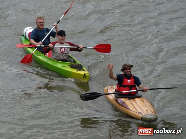 Zdjęcie w galerii na portalu naszraciborz.pl: Spływ kajakowy Ostrava-Zabełków wiadomości z regionu