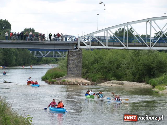 Zdjęcie w galerii na portalu naszraciborz.pl: Spływ kajakowy Ostrava-Zabełków wiadomości z regionu